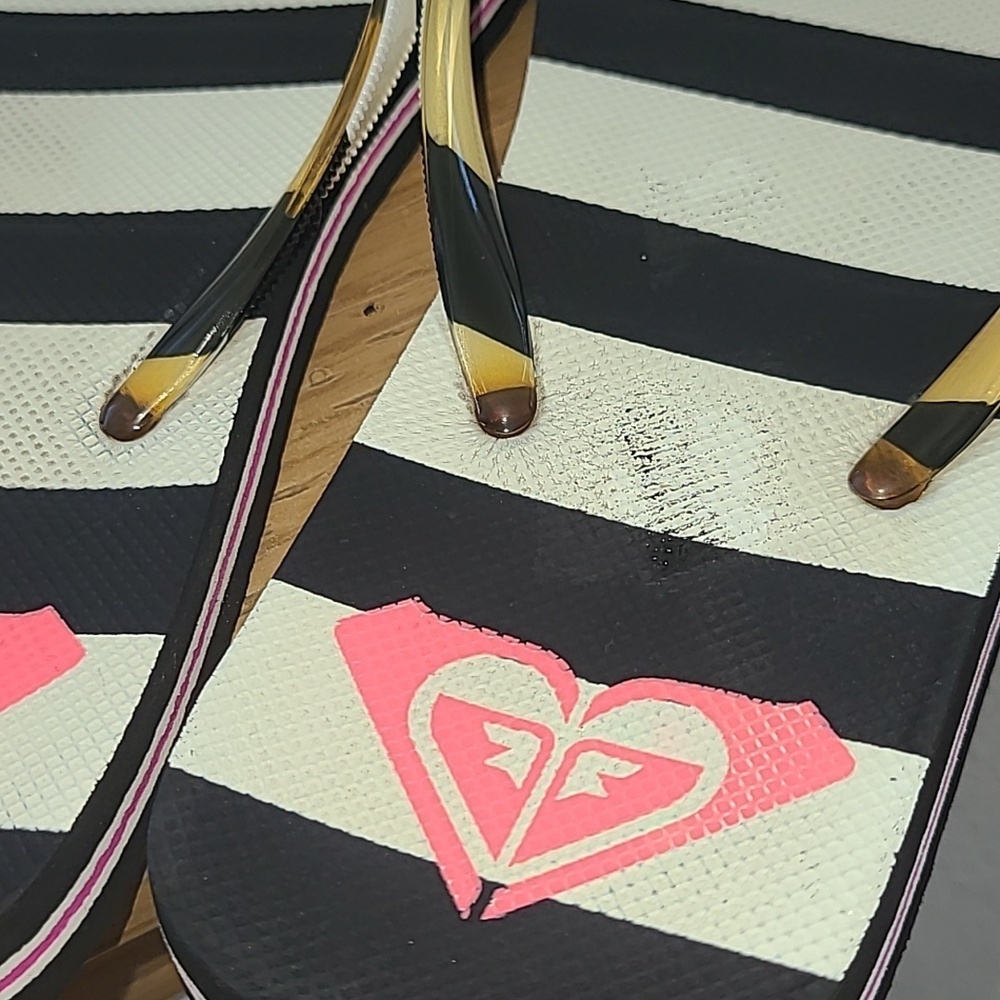 Roxy Black and White Striped Sandals - Picture 4 of 7